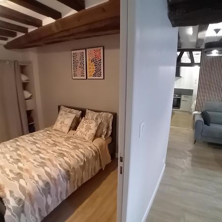 Appartement Le Vieux Laval à Laval  Extérieur photo