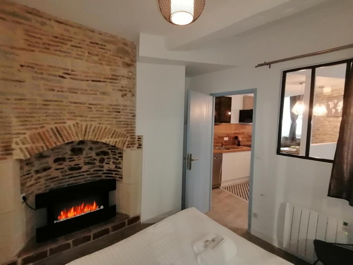 Appartement Le Vieux Laval à Laval  Extérieur photo