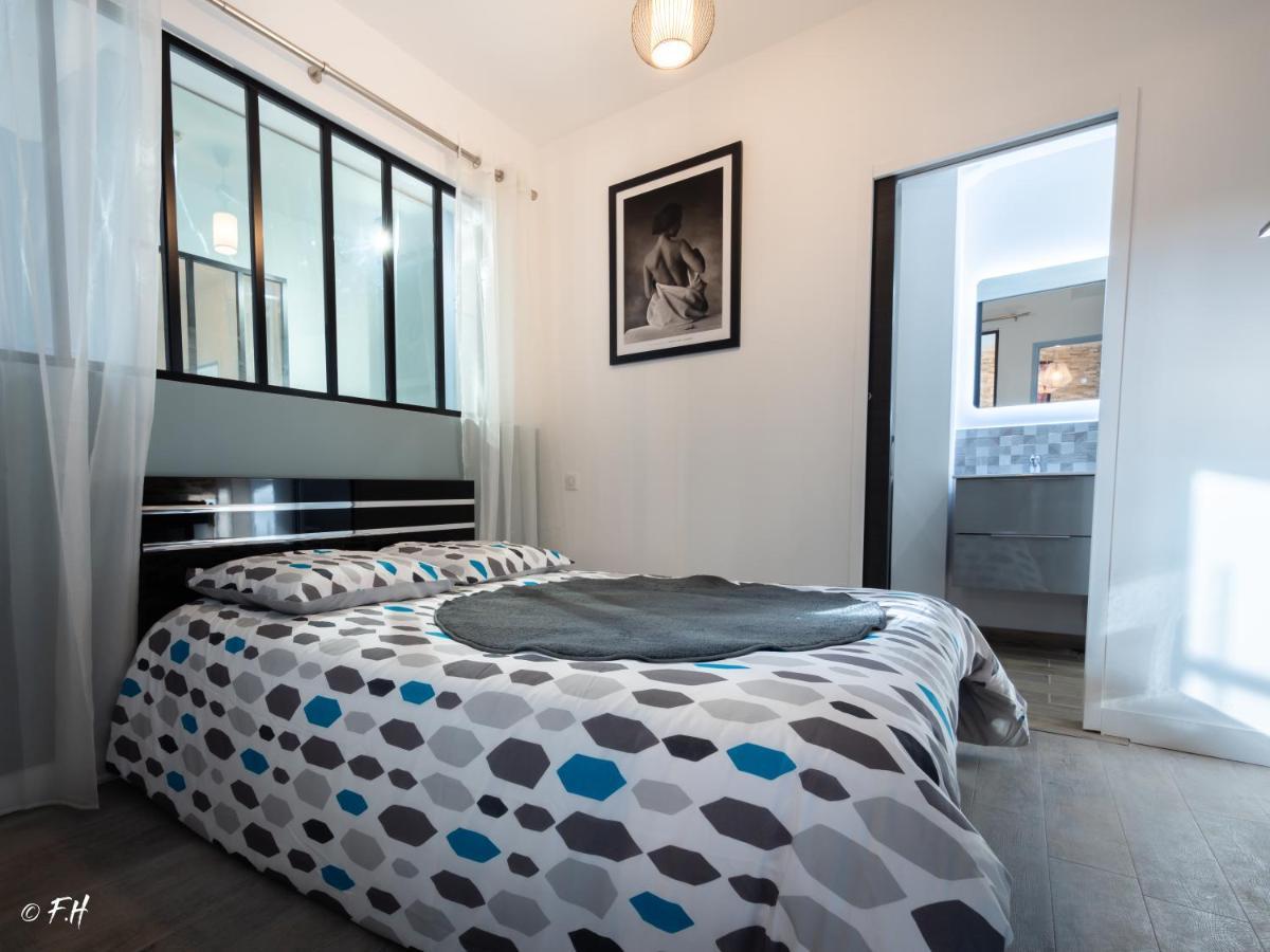 Appartement Le Vieux Laval à Laval  Extérieur photo
