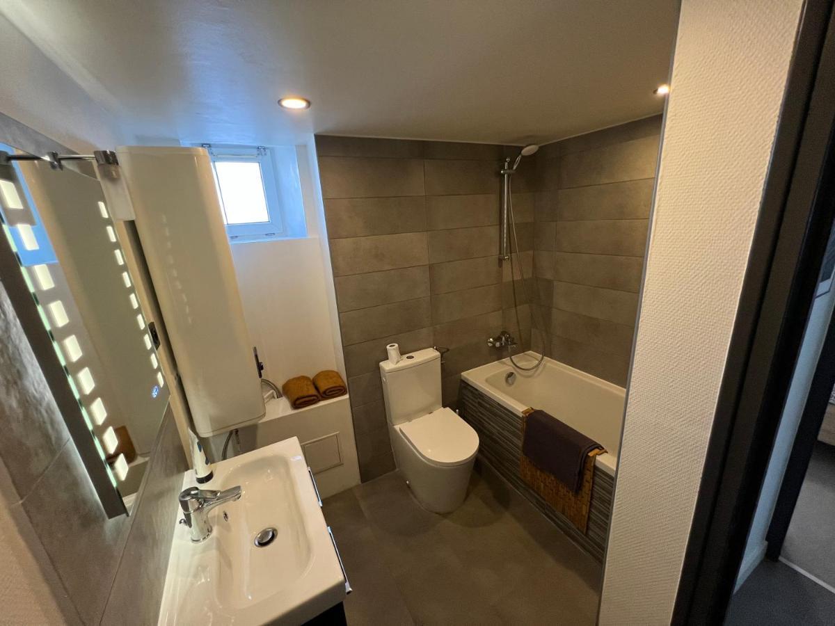 Appartement Le Vieux Laval à Laval  Extérieur photo