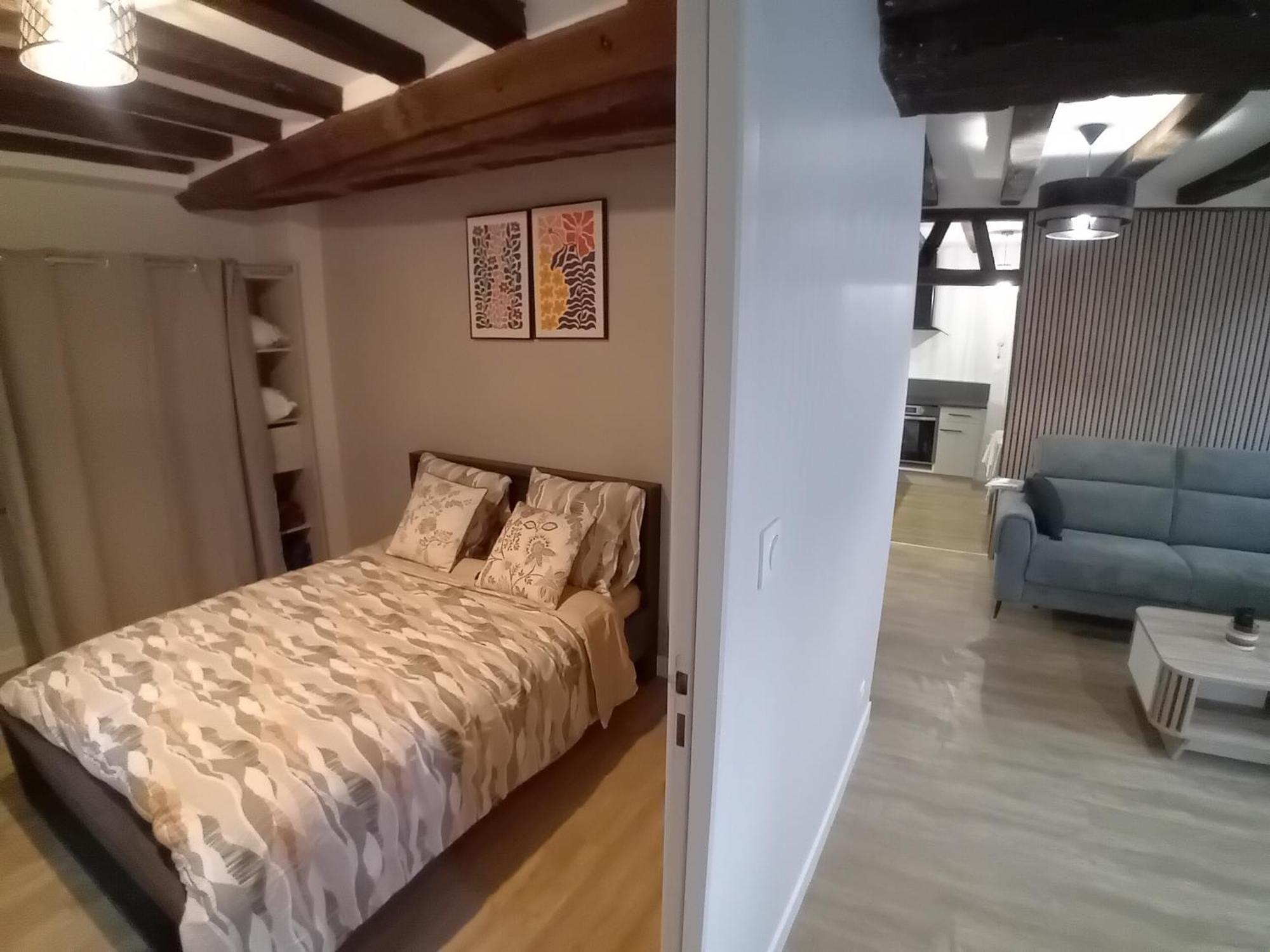 Appartement Le Vieux Laval à Laval  Extérieur photo