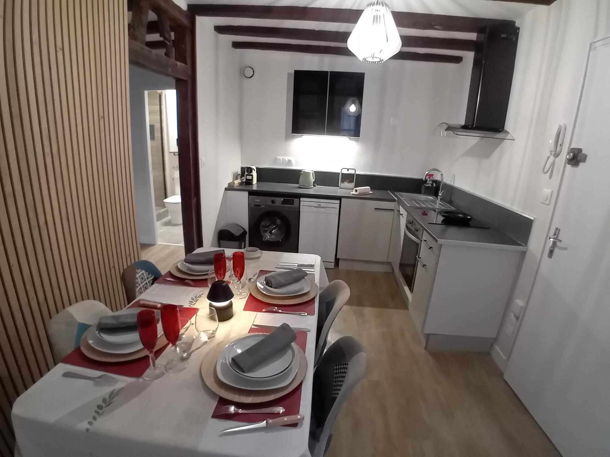Appartement Le Vieux Laval à Laval  Extérieur photo